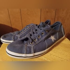Converse One Star, Women Blue Gym Shoe. Casual Shoe w Lace Size 7